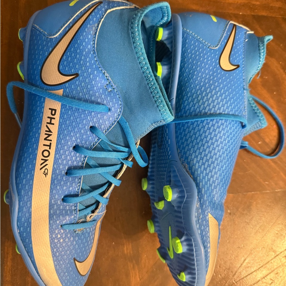 Nike Phantom Bright Blue Cleats